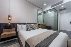 11th floor Lux queen room with great balcony view